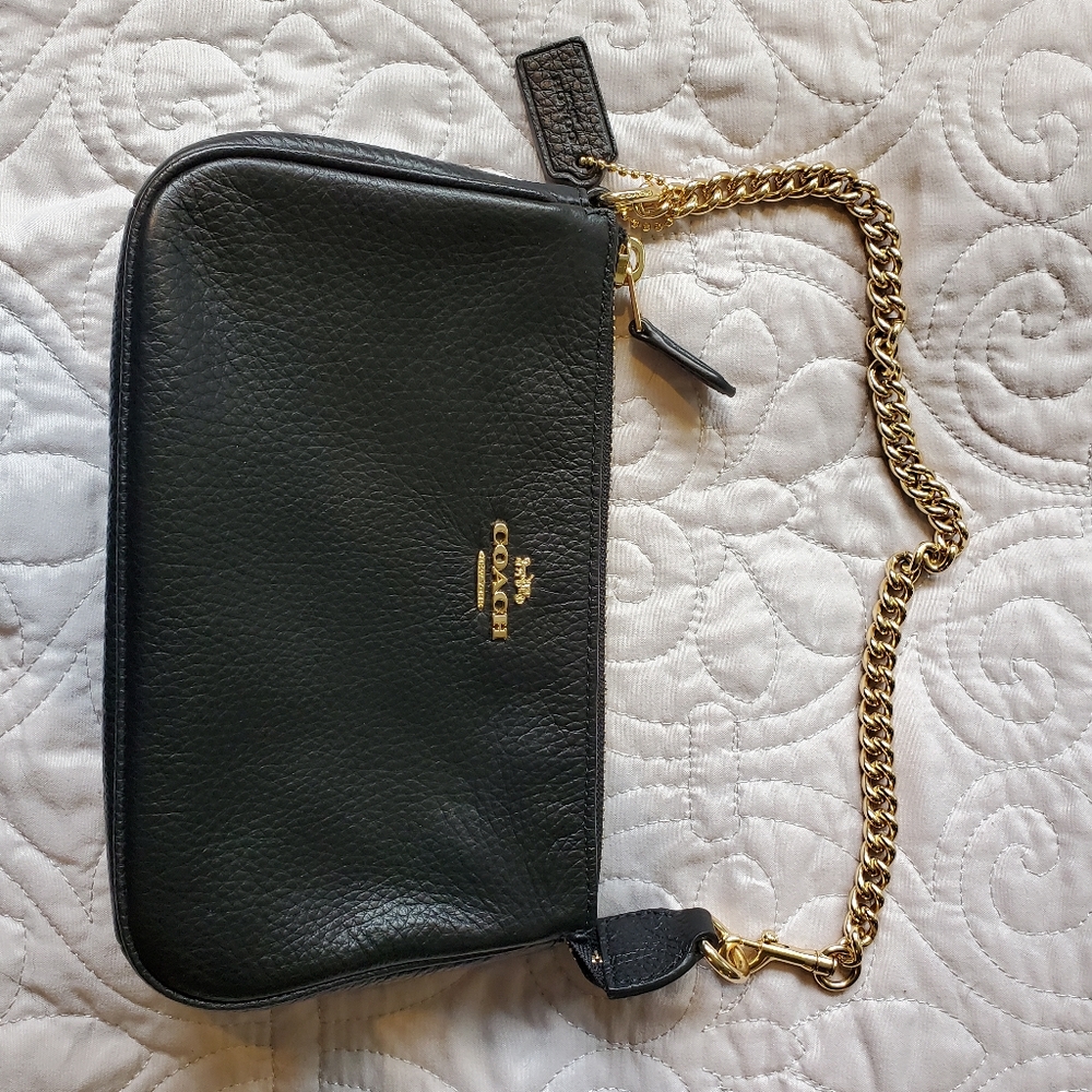 Coach black pebbled leather small purse/wr…
